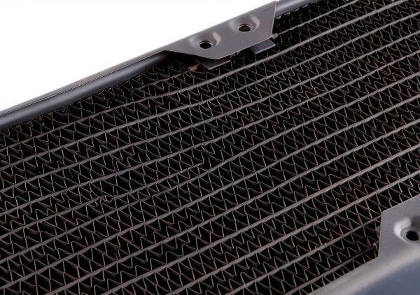 CORSAIR Hydro X Series XR5 360mm Water Cooling Radiator - Triple 120mm Fan Mounts - Premium Copper Construction - Easy Installation - Black-8